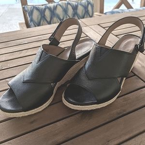 Vionic Black Wedges